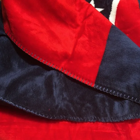 Denali 60x50 Patriots Microplush Throw - Picture 6 of 9